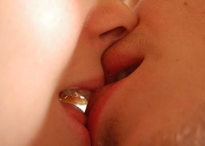 http://www.signs-of-a-cheater.com/images/is-kissing-cheating-15398.jpg